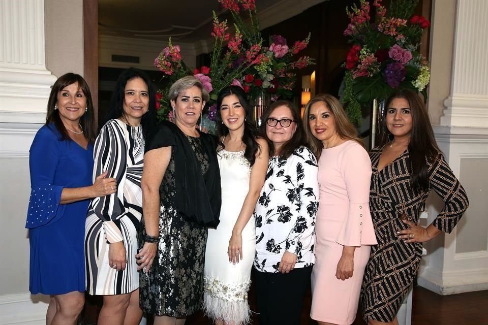 Rita Cárdenas, Sylvia Reyes, Cristi Graf, Ana Karen Montemayor, Adriana González, Paty Gloria y Lupita Cuello