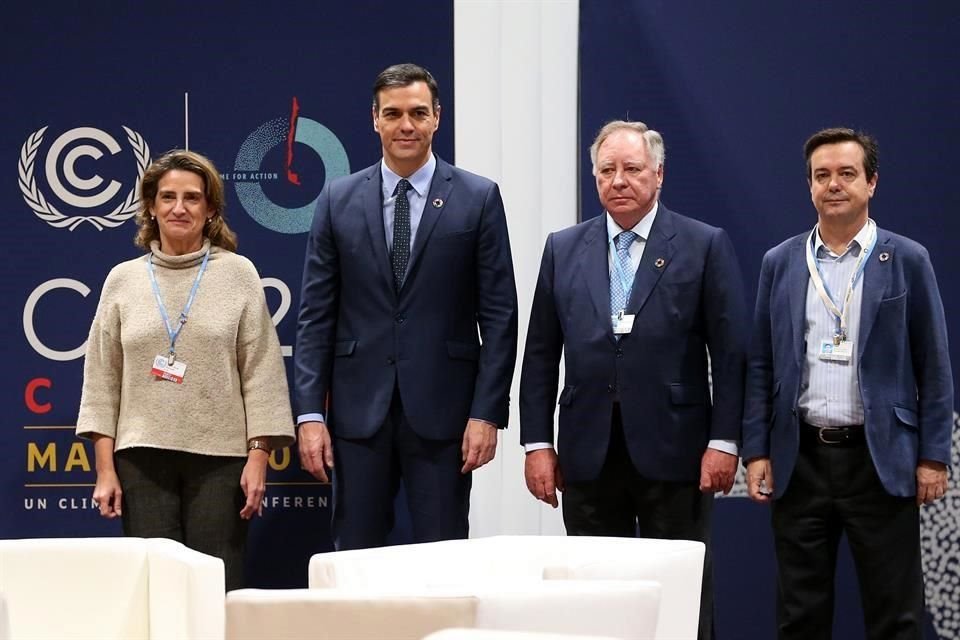 El Presidente del Gobierno en funciones, Pedro Sánchez, durante su visita este sábado a las instalaciones que albergarán la COP25.