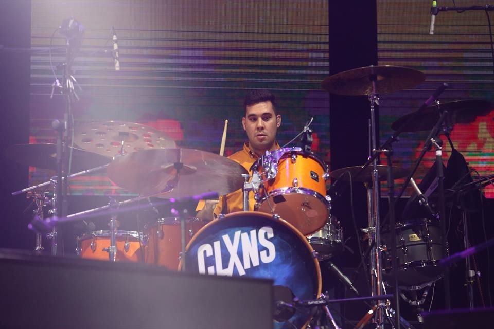 Los Claxons se mostraron agradecidos, complacientes y contentos de seguir tocando los corazones de sus fans.