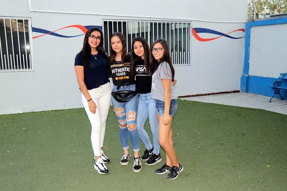 Daniela Gonzalez, Regina Gonzalez, Sonia Cantú y Naomi Torres