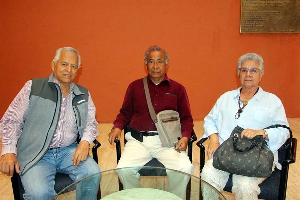 Salvador Hernández, Alfredo Soria Meza y María Ines  Cedillo de Soria
