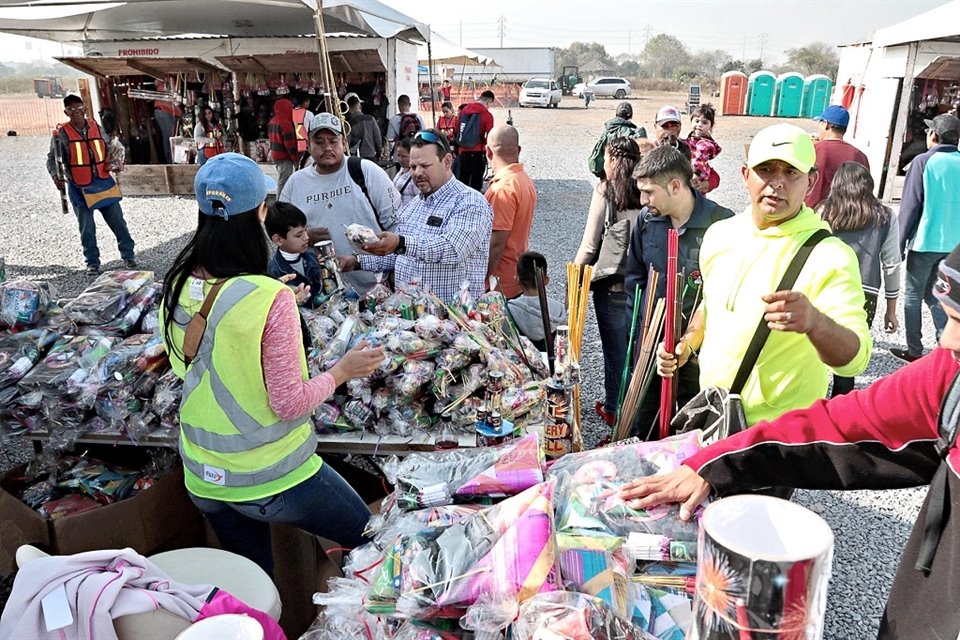 Los Alcaldes de Monterrey y Santa Catarina señalaron que no autorizarán la instalación de ferias del cohete en sus municipios.