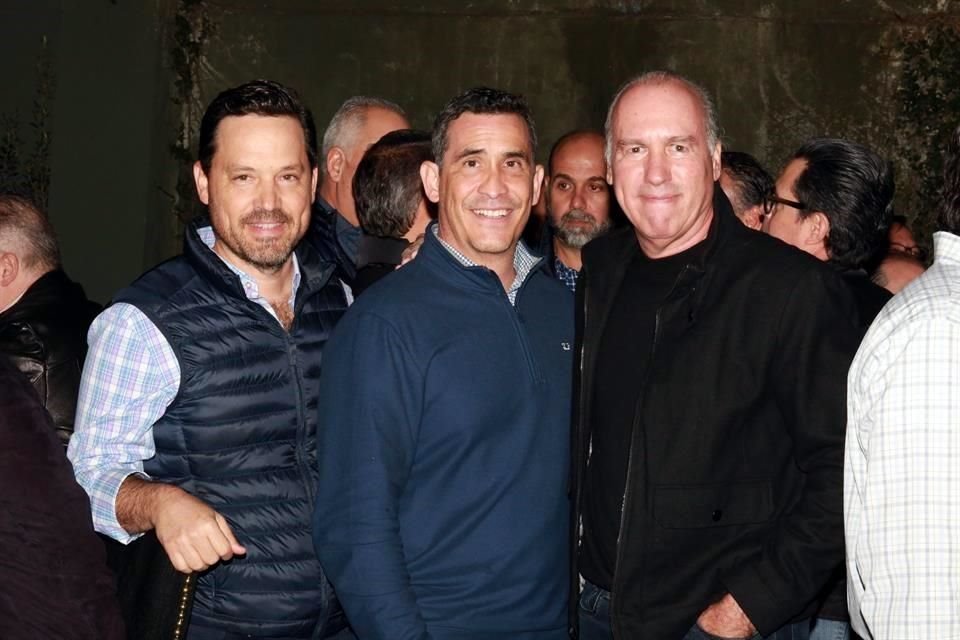 Javier Ibarra, el festejado y Jorge Martínez