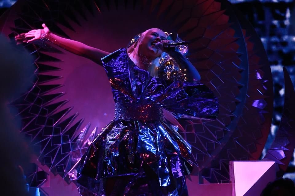 La cantante ofreció en Monterrey la primera de sus tres actuaciones en México.