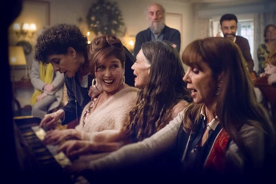 La serie es protagonizada por Victoria Abril y Elena Anaya.