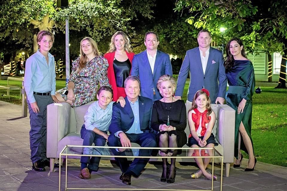 David Schwarz, Adrianne Schwarz, Joan Porteny de Schwarz, Mauricio Schwarz, Alejandro Schwarz, Bárbara O'Ward de Schwarz, León Schwarz, Miguel Schwarz Marx, Betty Zybert de Schwarz y Sophie Schwarz