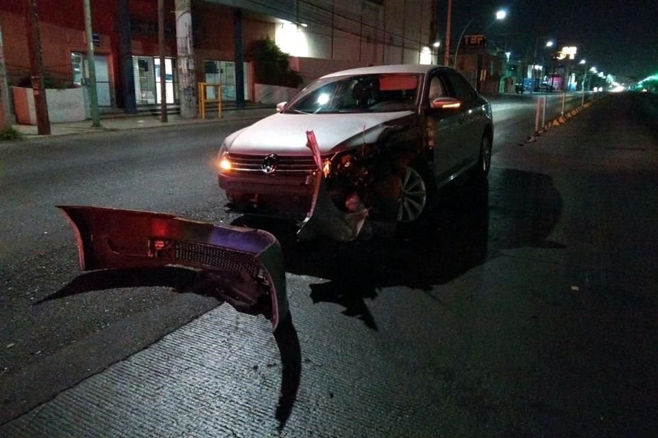 Se informó que cinco los lesionados viajaban como pasajeros en la unidad de transporte y el sexto herido era el conductor del carro.