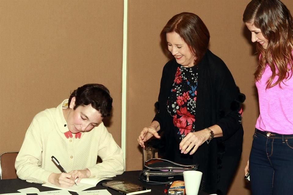 Carlota Josefina Bérard, Elbira Garza y Mónica Treviño