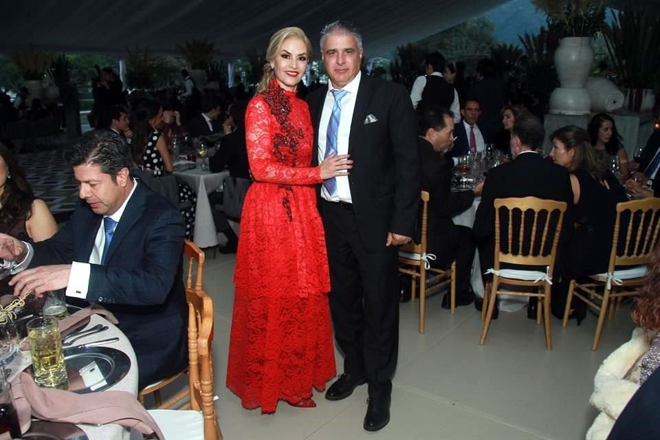 Lorena Reyes de Cavazos y Marcial Cavazos