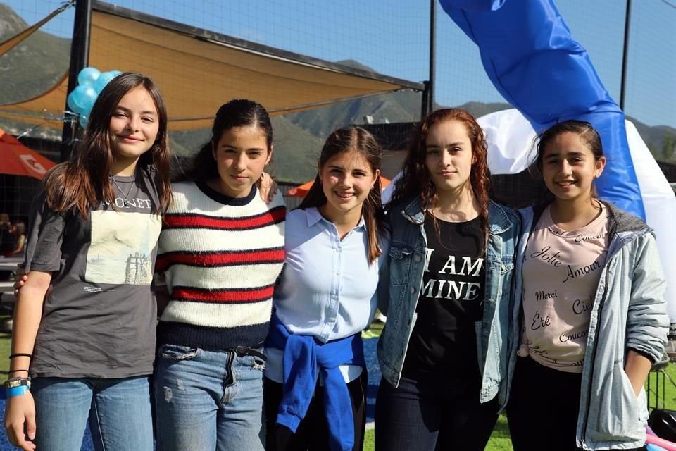 Dominique Figueroa, Sara Ortiz, Roberta García, Samara Martínez y Valeria Medrano