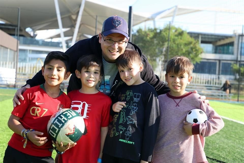 Patricio Gutiérrez, Max Manrique, Javi Rivera, Jorge Jaime y Javier Rivera