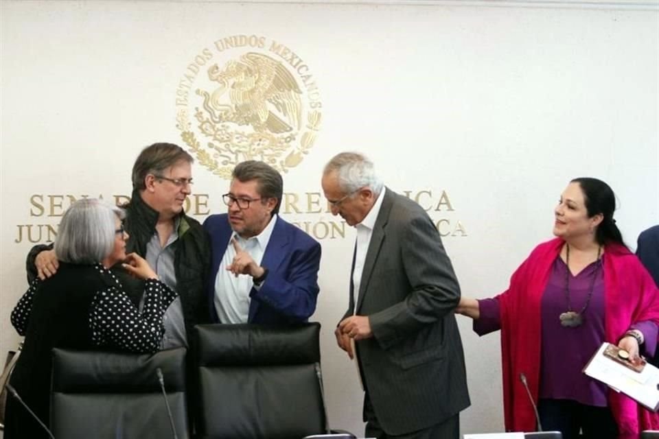 Afirmó que la consulta del Gobierno federal al Senado, sobre las llamadas 'líneas rojas' del T-MEC, es un ejercicio inédito, pero que no sustituye el proceso legislativo.