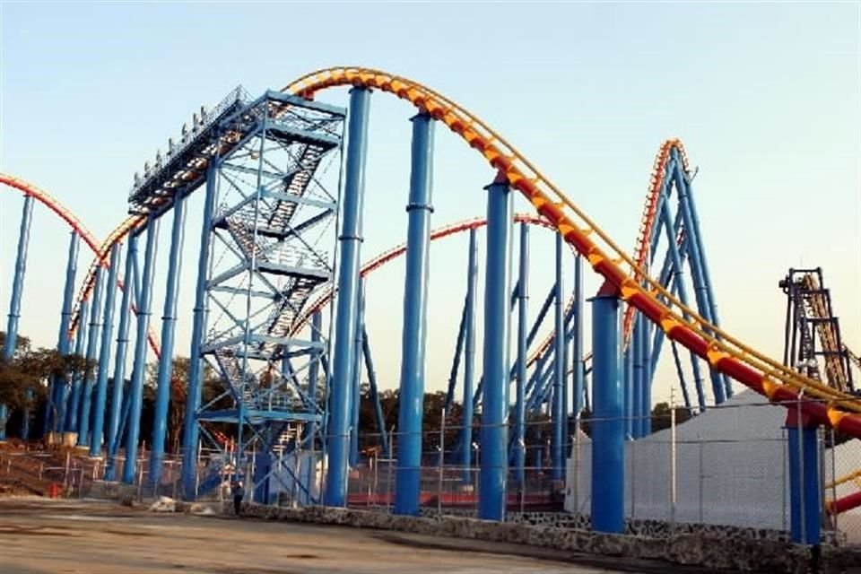 El parque de diversiones cerrará a partir de mañana. 