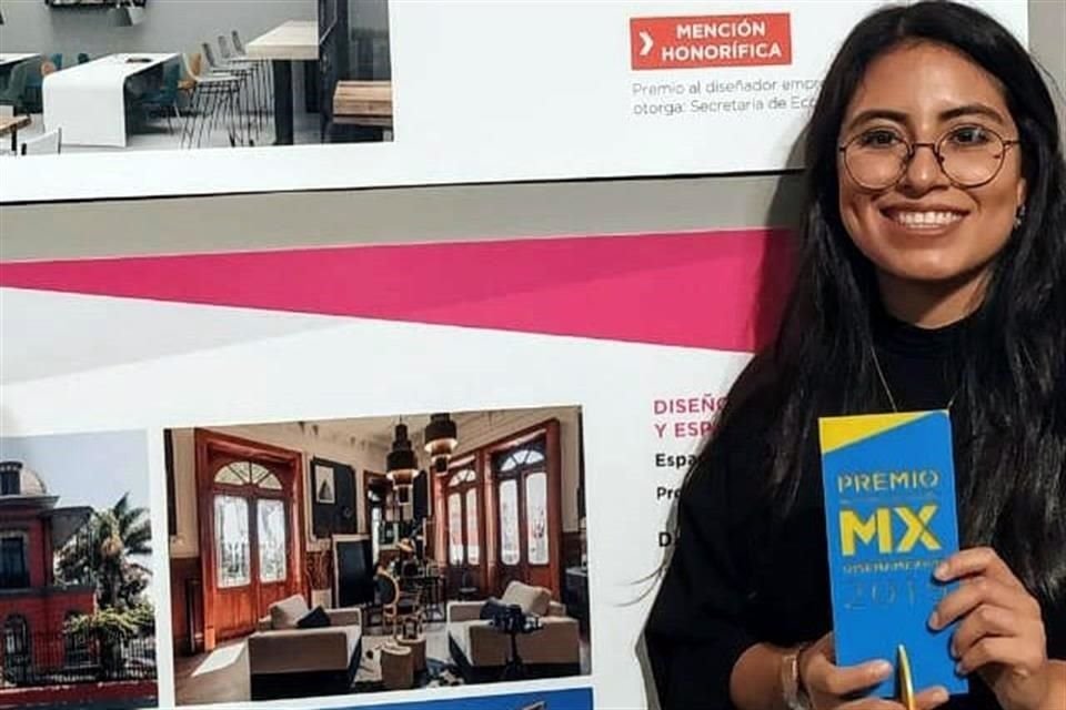 Naomi Aguilar, ganadora del premio al Diseñador Emprendedor y Mención Honorífica a Espacios Educativos.