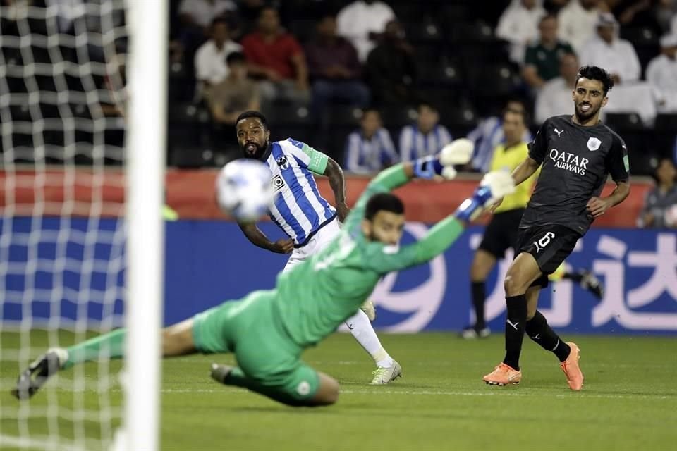 Dorlan estuvo cerca de marcar su gol.