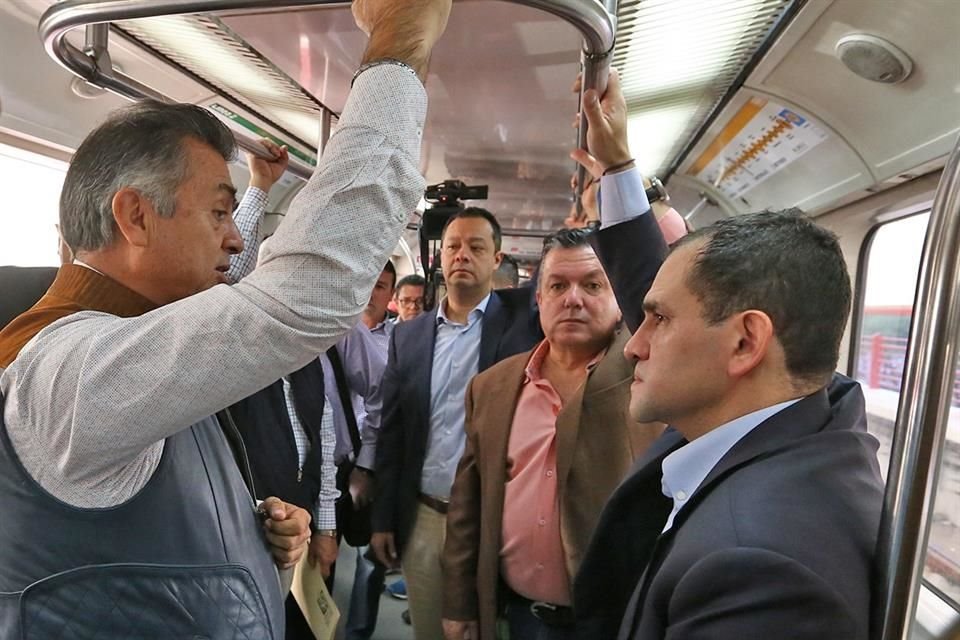 La Línea 3 del Metro fue utilizada ayer por primera vez con el peso de vagones a su máxima capacidad, ocupados por una numerosa comitiva de funcionarios en un recorrido privado.