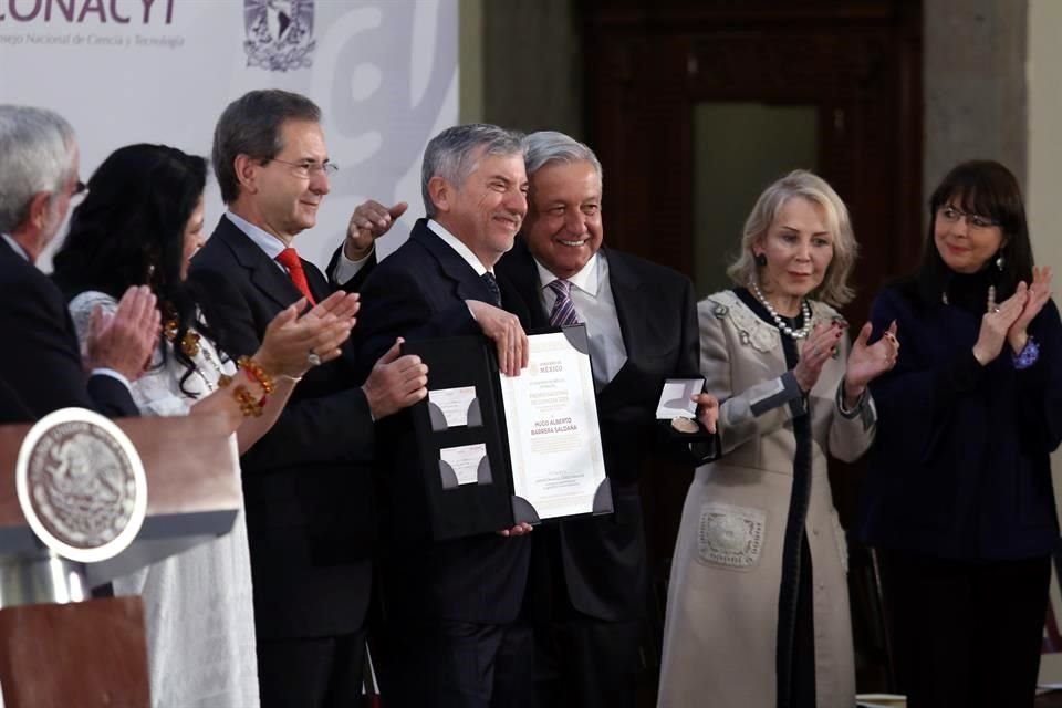 La ceremonia de premiación se realizó en Palacio Nacional.