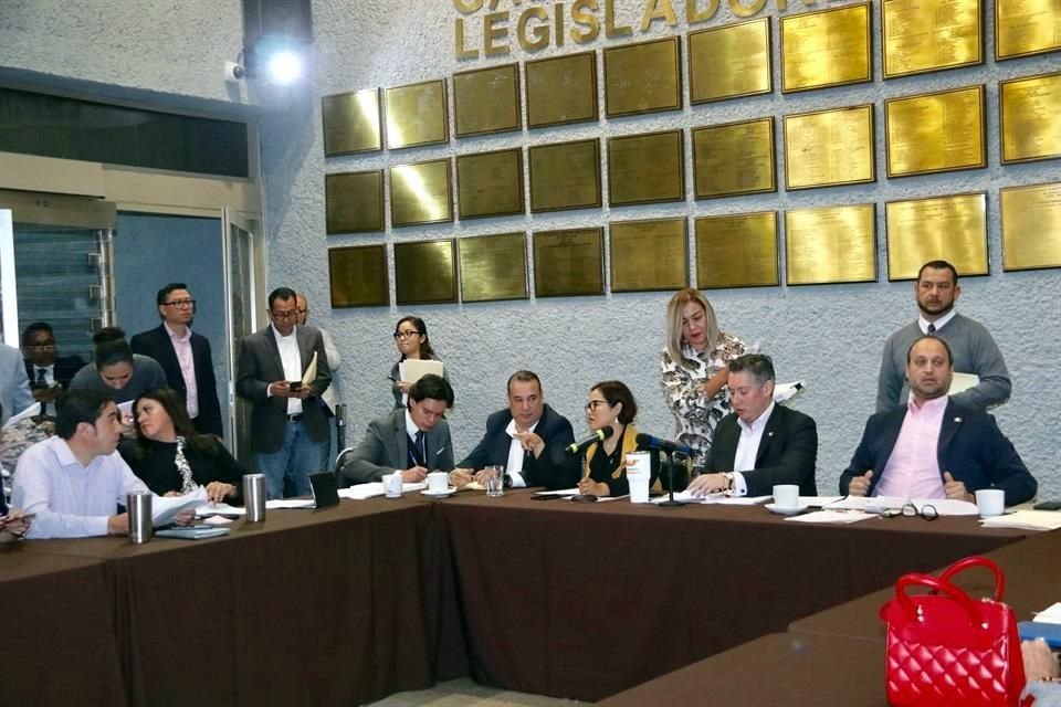 La Comisión Anticorrupción acordó citar a la directora comercial de Agua y Drenaje.