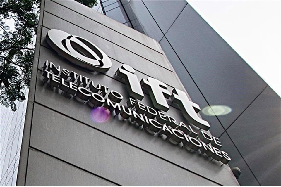 Con la licitación IFT-10, el Instituto busca evitar que AMX y AT&T acaparen el espectro radioeléctrico.