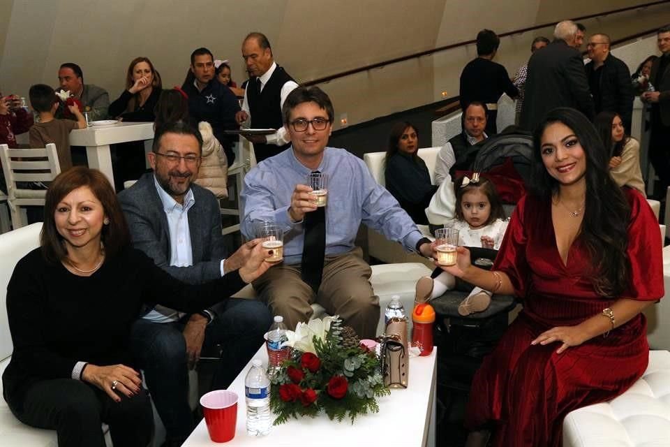 Gladis García, Mataratzzo Nelson, Riccardo Maravigdlia, Catalina Maravigdlia y Carolina Maraviglia