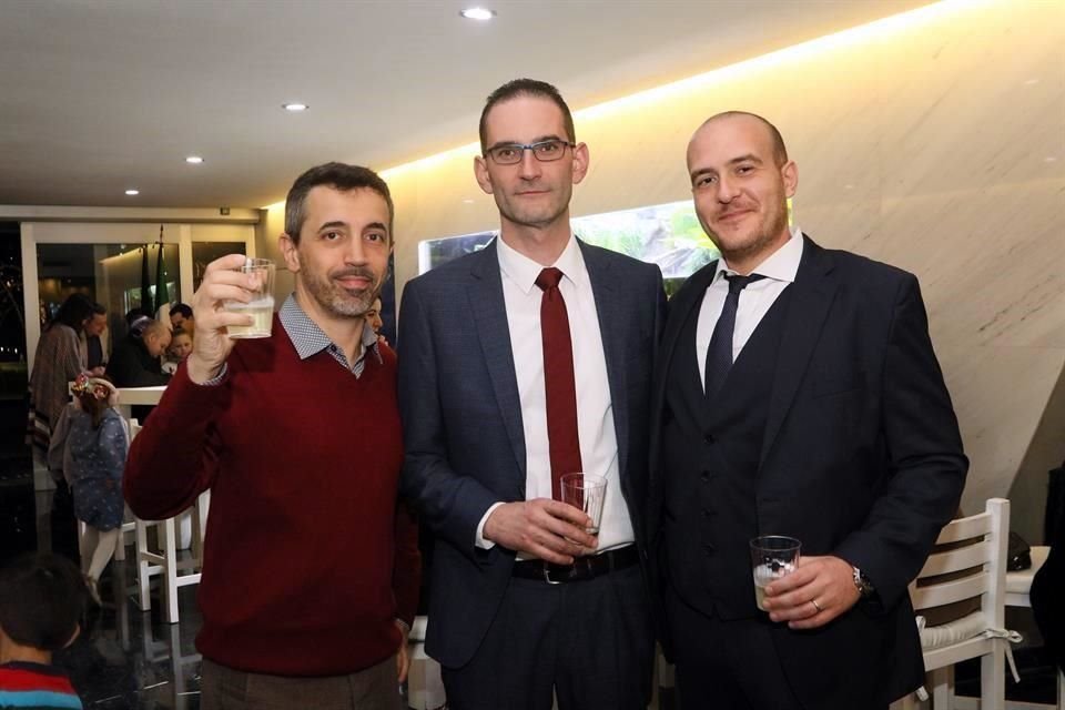 Marco Falzone, Stefano Rivelini y Darío Corella