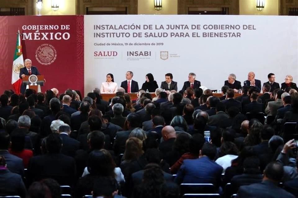 Durante ceremonia en Palacio Nacional, el Presidente Andrés Manuel López Obrador tomó protesta a los 10 miembros de este organismo.