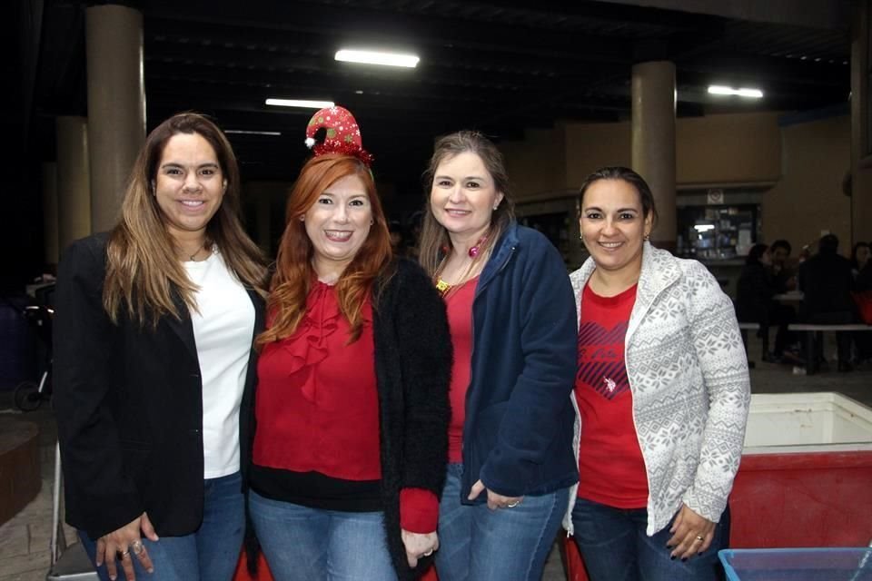 Denys Sánchez García, Miriam de Vela, Adriana de León y Laura Patiño