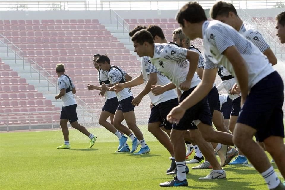 Muchas caras nuevas se verán esta mañana en el cuadro que utilizará Antonio Mohamed en Qatar.