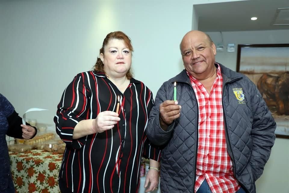 Oneida Garza y Arturo González