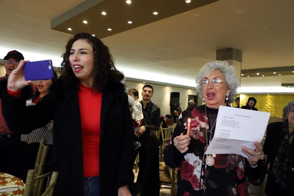 Josefina Villarreal de Burgos y Lily González