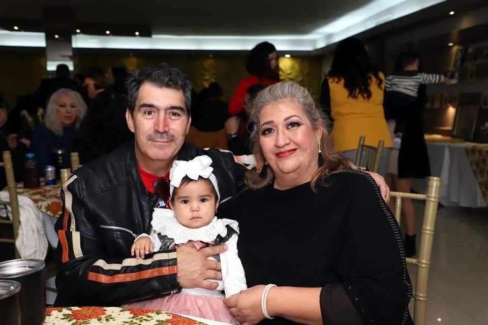 Sergio González, Abigail González y Patricia Rodríguez