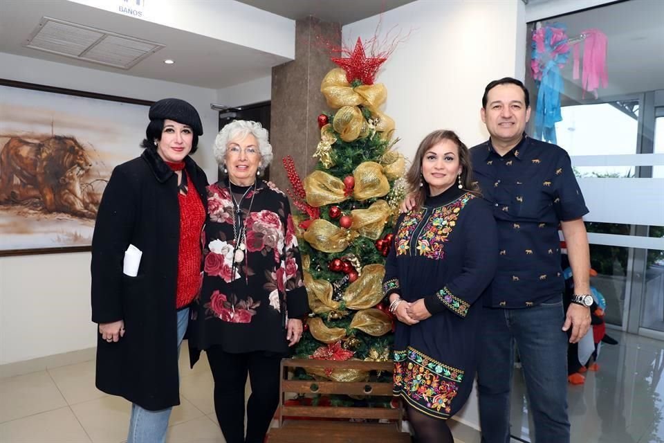 Karla Vigil, Lily González, Blanca Pacheco y Carlos Vigil