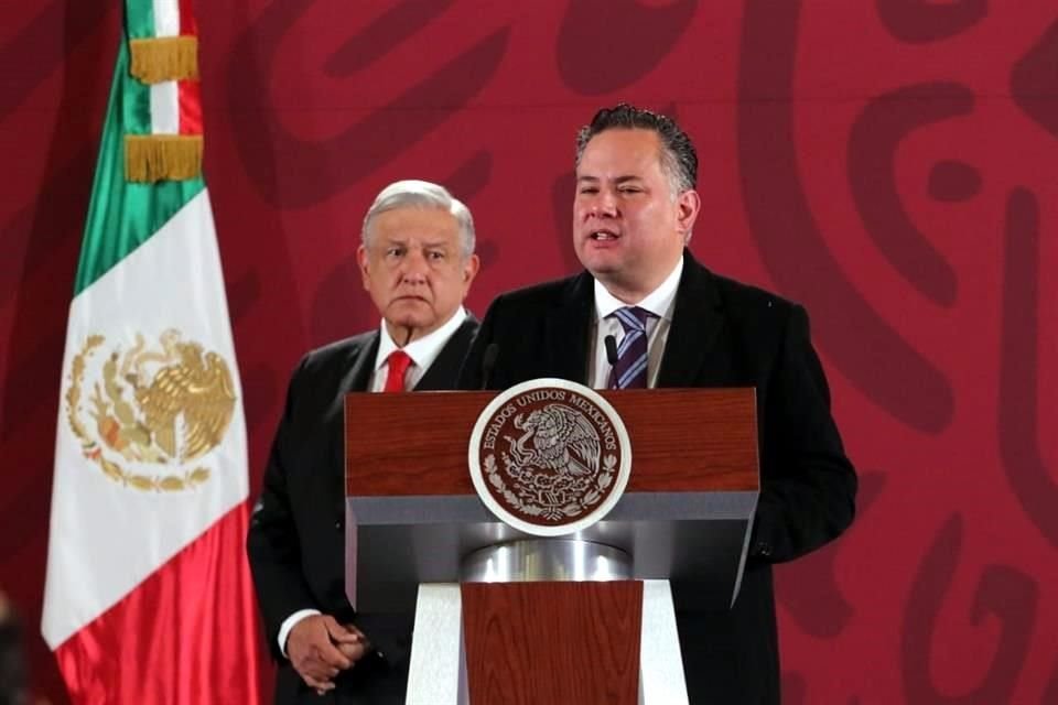 Santiago Nieto, titular de la UIF, durante la conferencia matutina del Presidente AMLO.