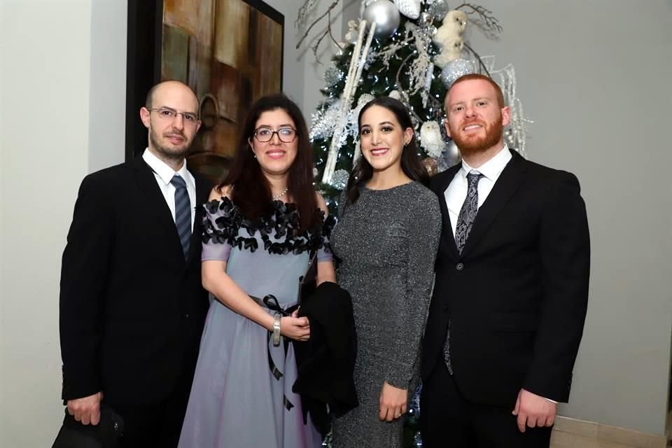 Alberto Antillón, Martha Maldonado, Estefanía Cruz y Mateo Graham