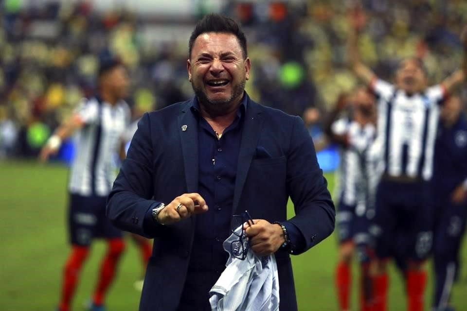 Antonio Mohamed no pudo contener el llanto tras el título que tenía pendiente de ganar con Rayados.