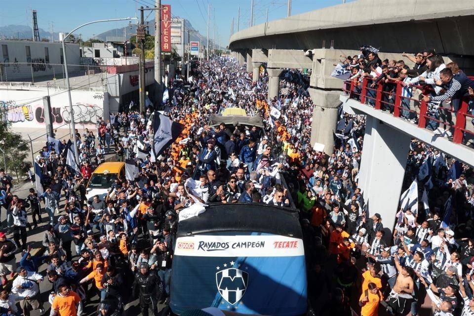 Miles de seguidores estuvieron alentando de cerca al flamante campeón del Apertura 2019.