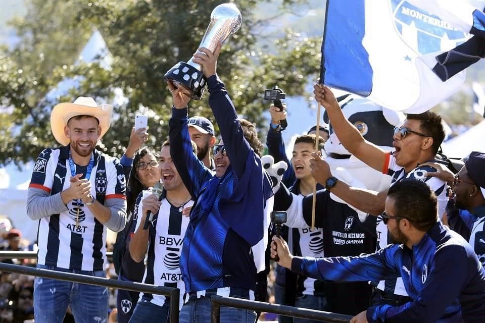 Antonio Mohamed dedicó el título al cielo y agradeció de corazón a quienes apoyaron a su equipo.