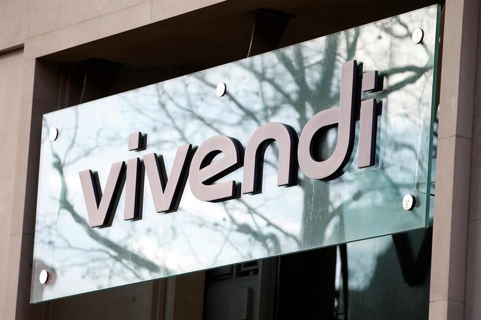 La transacción establece un precio base de 30 mil millones de euros para Universal como valorización corporativa.