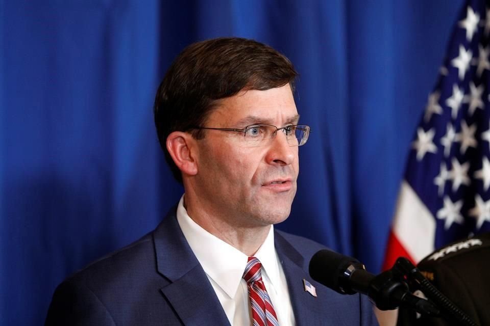 El secretario de Defensa de EU, Mark Esper, anunció este martes el envío de fuerzas adicionales a su Embajada en Bagdad, Irak.