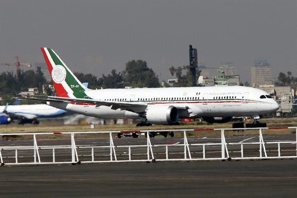 Banobras informó que existe una oferta de 120 millones de dólares para la compra del avión José María Morelos y Pavón.