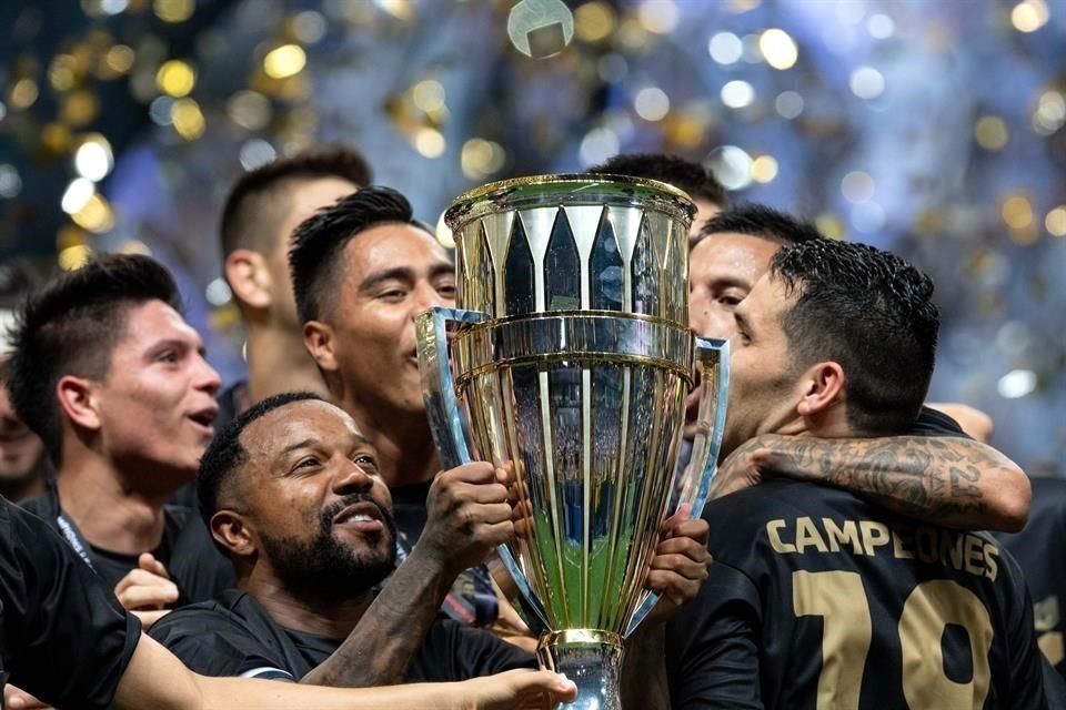 Este mismo año alzaron el trofeo de la Liga de Campeones de la Concacaf.