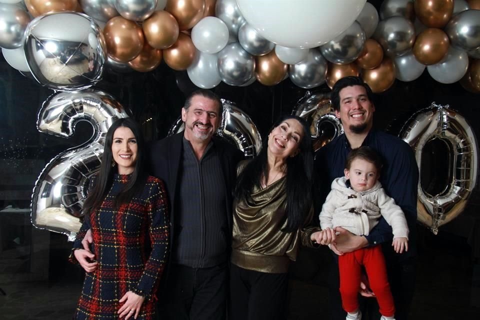 Rocío Pérez de Lozano, Sergio Lozano, Sylvia Garza de Lozano, Patricio Lozano Pérez y Patricio Lozano Garza