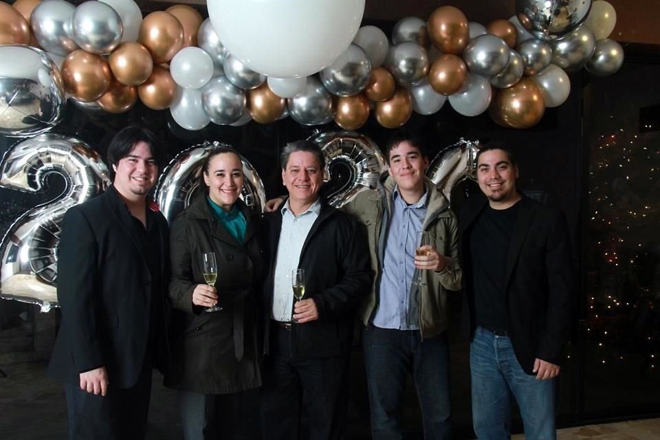 Rodrigo Ortiz Garza, María Eugenia Ortiz Garza, Carlos Ortiz, Eduardo Ortiz Garza y Mariano Ortiz Garza
