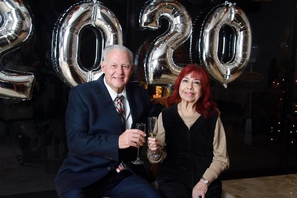 Raúl Garza Sloan y Silvia Zambrano de Garza