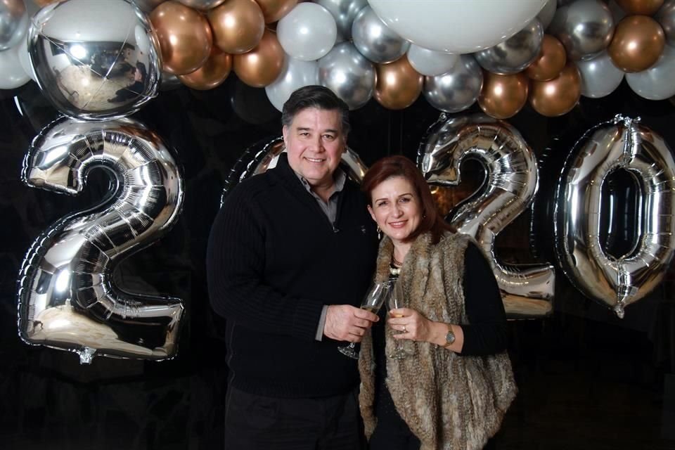 Raúl Garza Zambrano y Nora Castillo de Garza