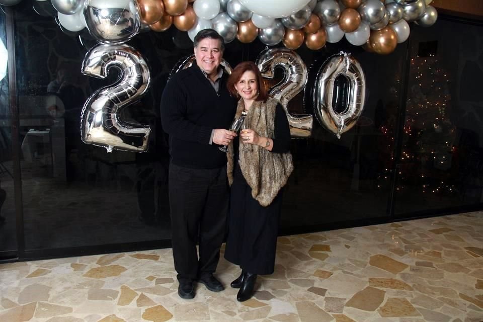 Raúl Garza Zambrano y Nora Castillo de Garza