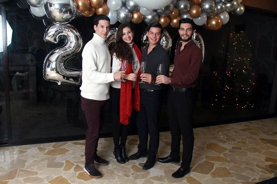 Diego Garza Castillo, Paula Garza Castillo,  Esteban Garza Castillo y Santiago Garza Castillo
