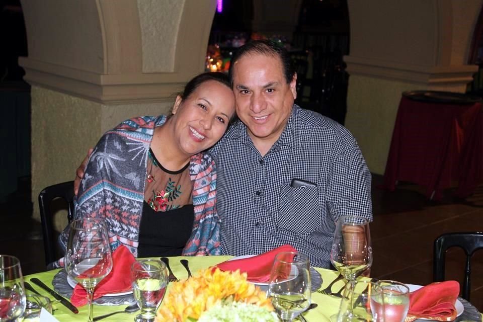 Mirna Téllez y Antonio González