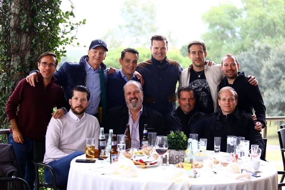 Enrique García, Raúl González, Alejandro Rodríguez, Alfredo Martínez, Adrián del Castillo, Gerardo Villarreal, Rodrigo Gómez Junco, Roberto Gómez Junco, Alberto Villarreal y Raúl González