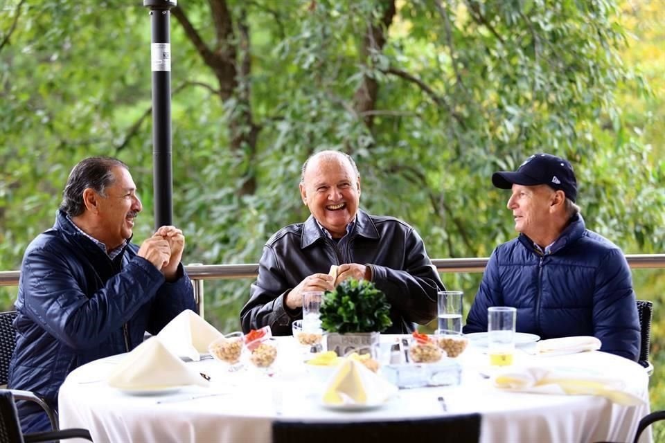 Luis Francisco González, Alfredo Martínez y Raúl González